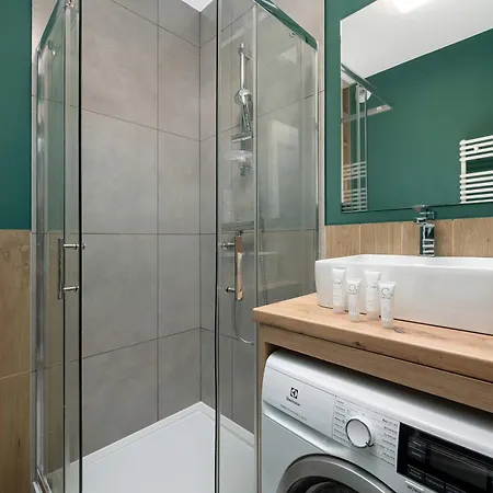 Modern Pet-friendly With Balcony By Renters Apartman *