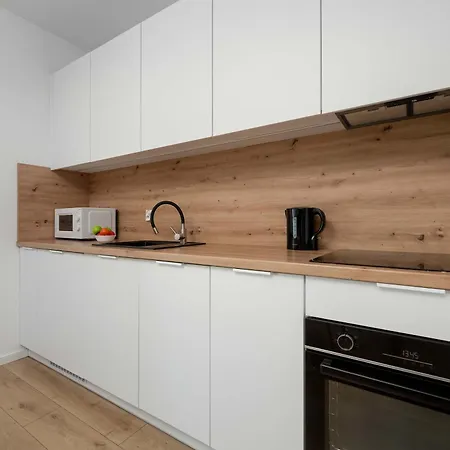 Modern Pet-friendly With Balcony By Renters Wrocław